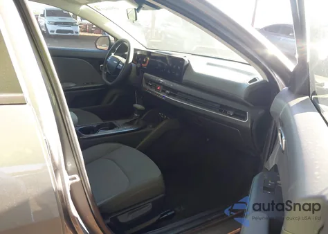 2025 Kia K4 Lxs из США, поврежденный, VIN 3KPFT4DE0SE107560